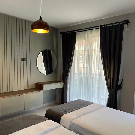 Bendis - For 8 People In The Center Of *