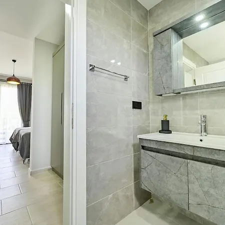 Bendis - For 8 People In The Center Of Фетхие