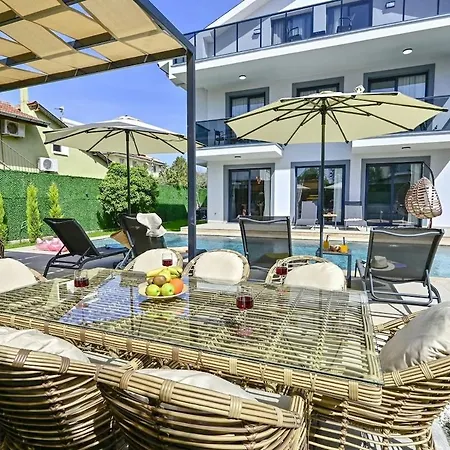 Bendis - For 8 People In The Center Of Villa