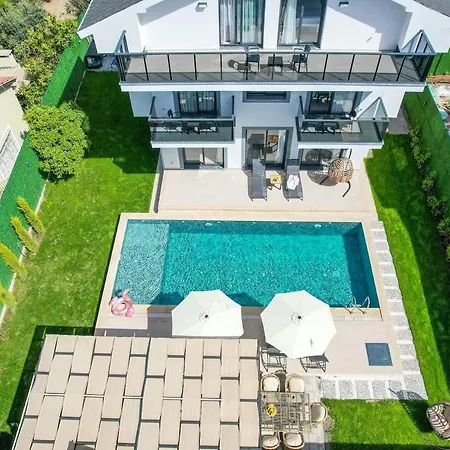 Bendis - For 8 People In The Center Of Villa *