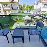 빌라 Bendis - For 8 People In The Center Of 페티예