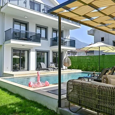 Bendis - For 8 People In The Center Of * Fethiye