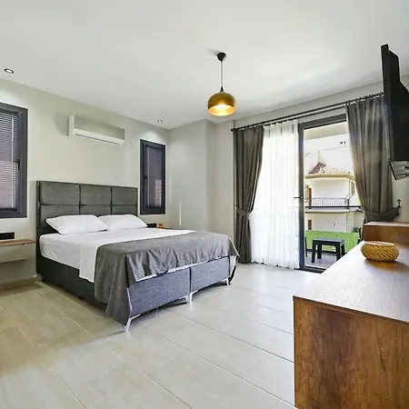 Bendis - For 8 People In The Center Of * Fethiye