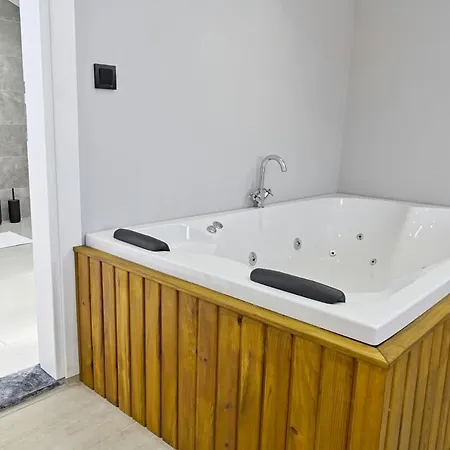 فيلة Bendis - For 8 People In The Center Of *