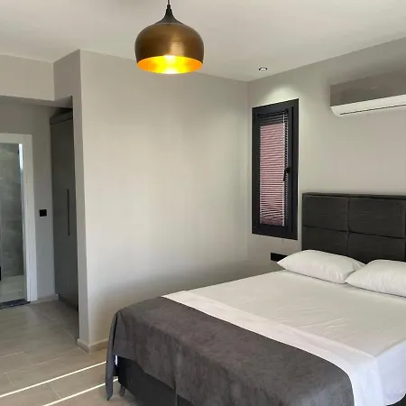 Bendis - For 8 People In The Center Of * فتحية