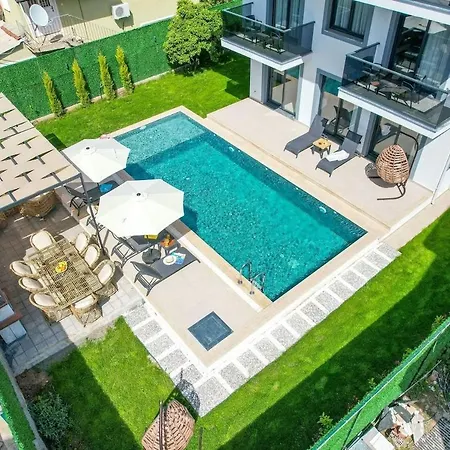 Bendis - For 8 People In The Center Of * Fethiye