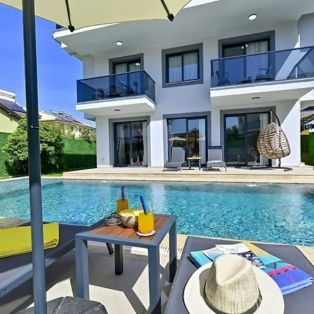 Bendis - For 8 People In The Center Of Villa *